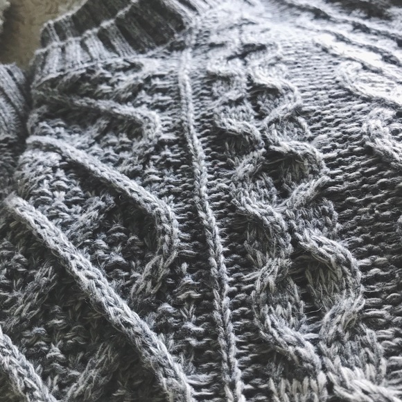 Oversized Knit Sweater ! - Picture 3 of 5